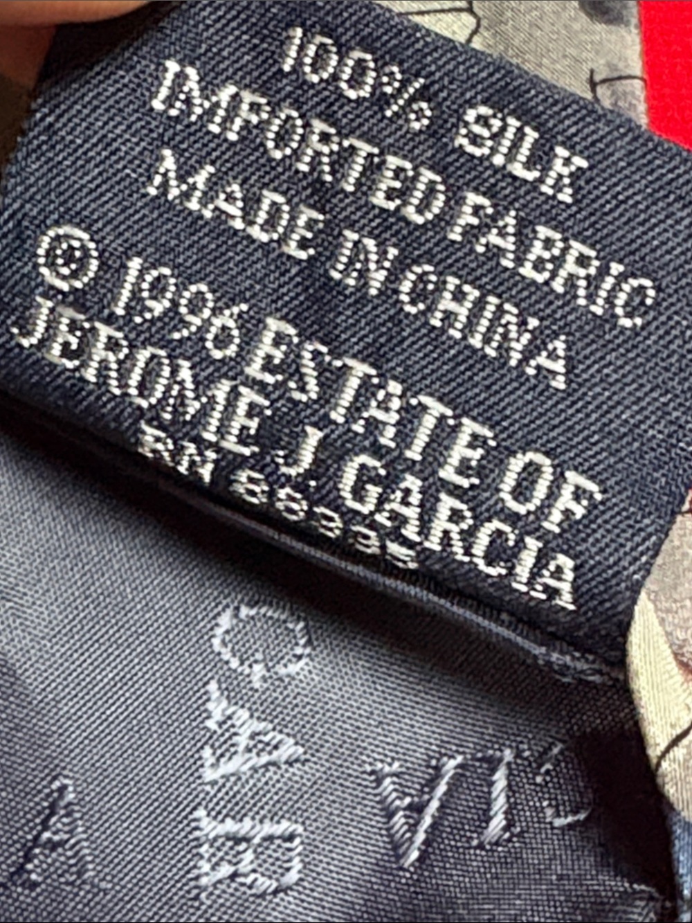 J. Garcia vintage silk New York, NY tie! - Picture 6 of 6